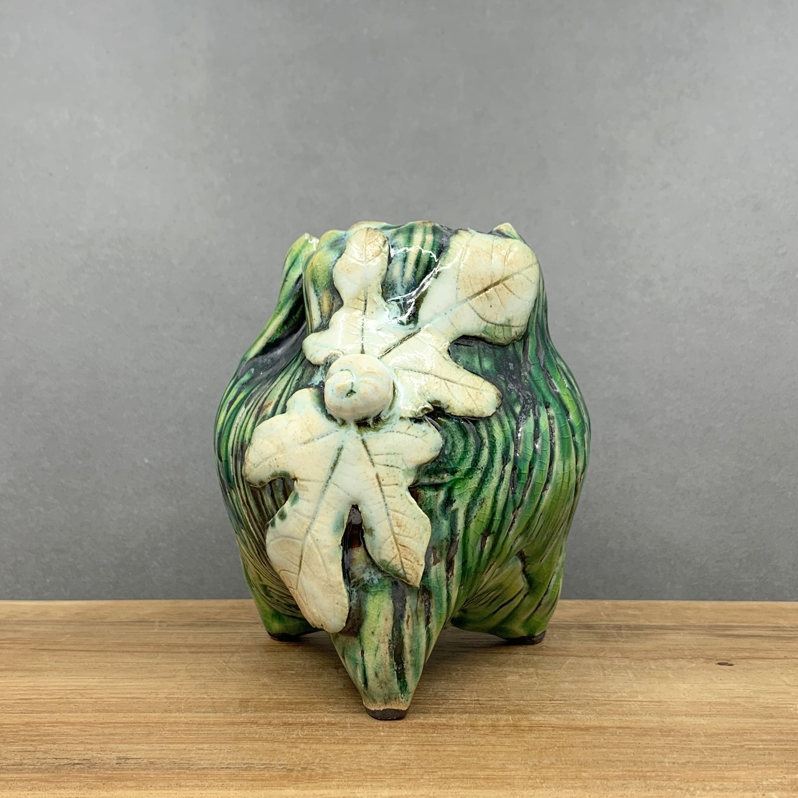 Woodgrain Tripod Vase (small)